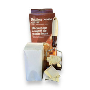 Vintage Rolling Cookie Cutter with 18 Interchangeable Cutters Shapes Christmas